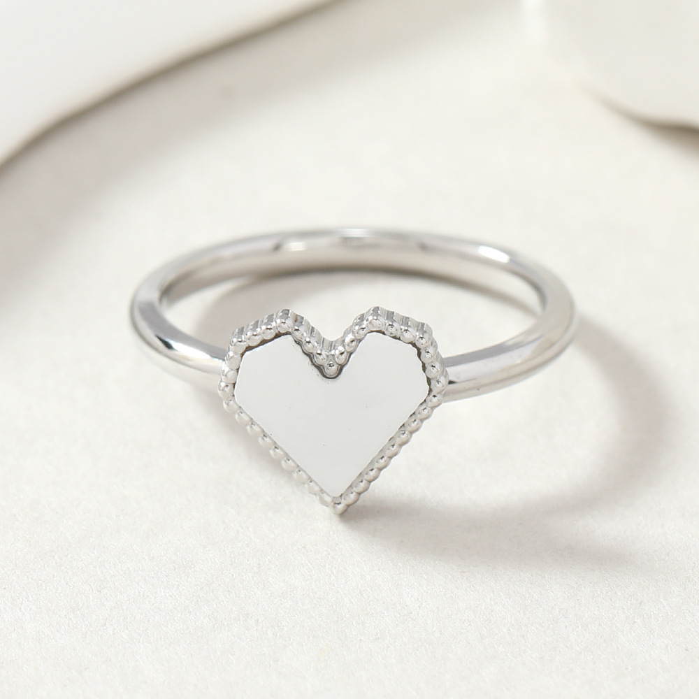 跨境不锈钢饰品 设计感极简时尚焊牌四色爱心情侣钛钢戒指  厂家详情6