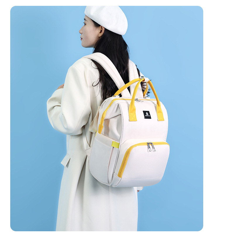 新款妈咪包多功能轻便百搭双肩包带娃外出大容量母婴包孕妈待产包详情27