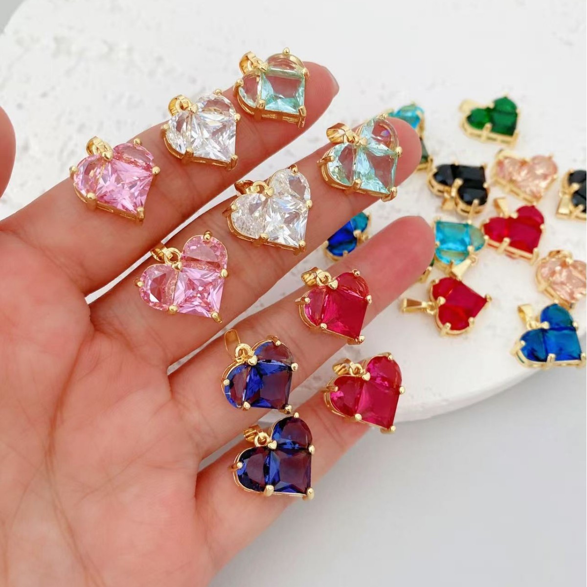 Cross-border new product Peach Heart heart-shaped pendant, DIY handmade jewelry accessory, copper electroplated zircon gold style wholesale pic 3