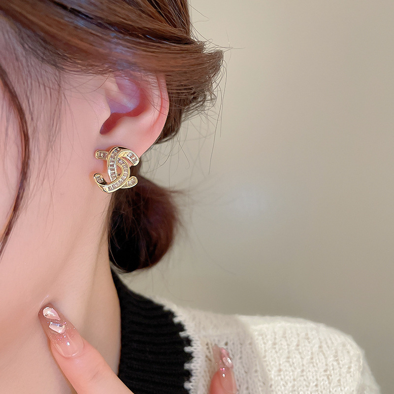 小香风耳钉2025年新款潮小众设计感高级秋冬爆款轻奢耳环饰耳坠女详情5