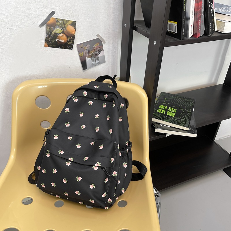 Small 2025 cross-border new style high appearance level artistic and casual primary school schoolbag, commuting and shopping small backpack pic 12