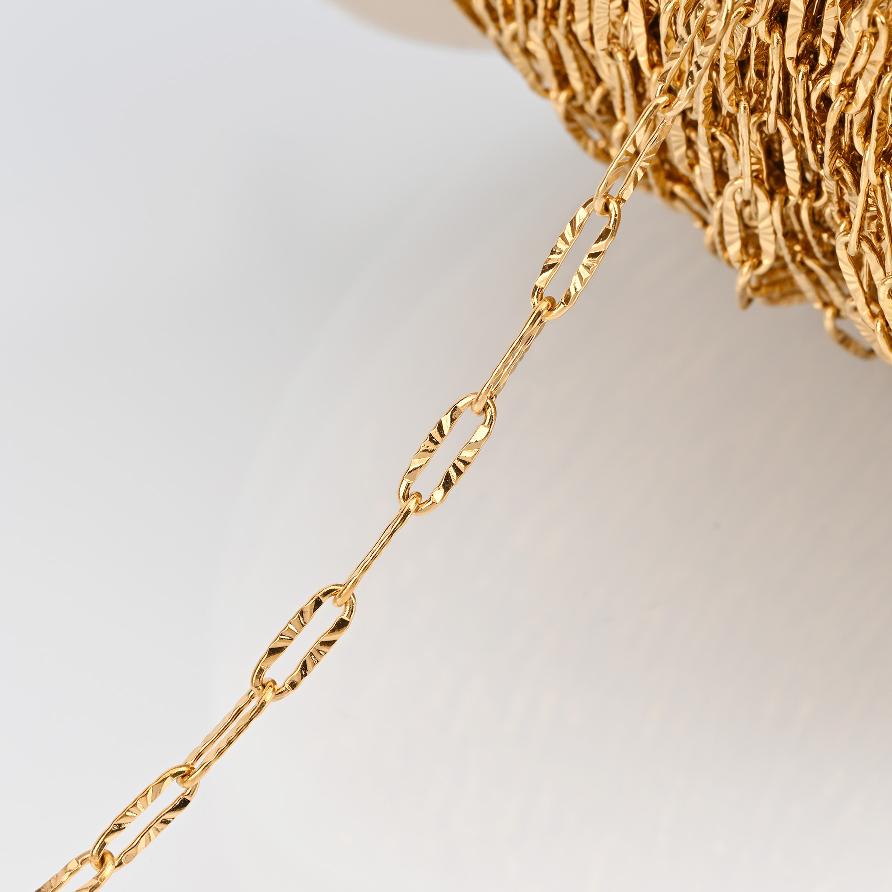 Cross-border best-selling stainless steel PVD vacuum electroplated chain flat wire long cross pressed sunflower pattern chain accessories pic 3