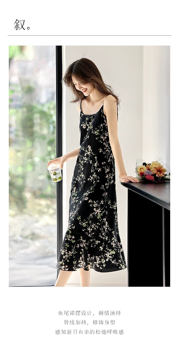 A beautiful and attractive fishtail dress for women in summer with floral patterns and a halter top pic 7