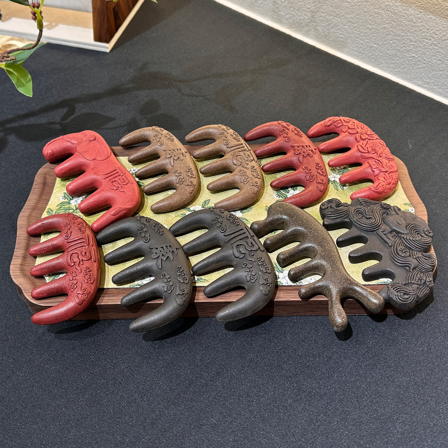 合香珠爆款何首乌按摩梳天然中药养发草药梳工艺品礼品木质梳子批发详情7