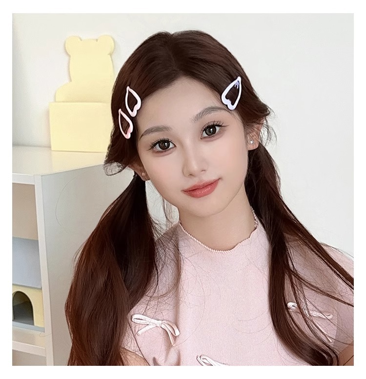 2024年新款儿童五角星星发夹 碎发BB夹子 前额侧边刘海夹 女头饰 发卡 温馨可爱设计
详情13