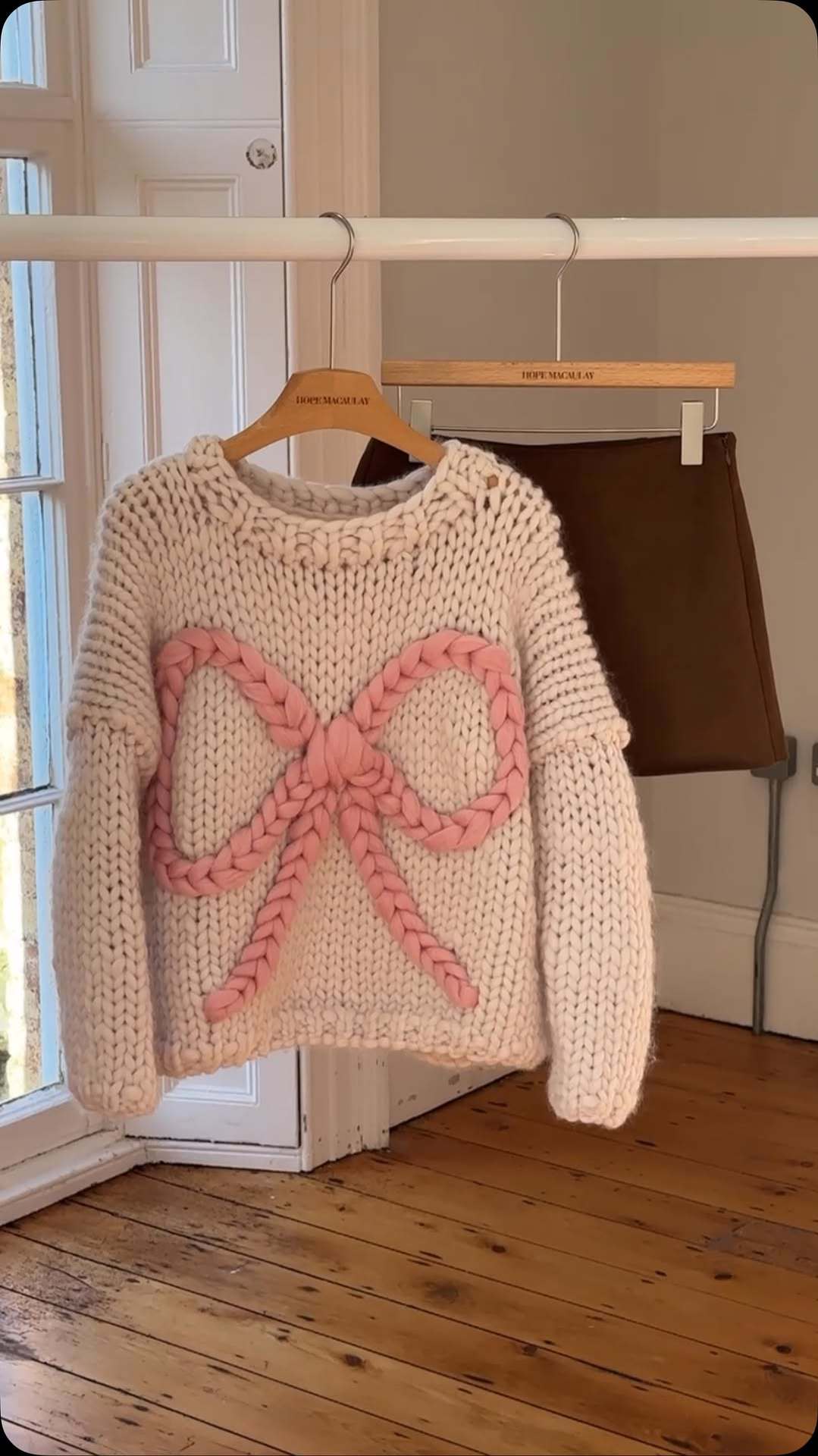 2025 Foreign trade Europe and America Autumn and winter sweater for women, Amazon cross-border loose round-neck hand-cranked embroidered bow pullover pic 7