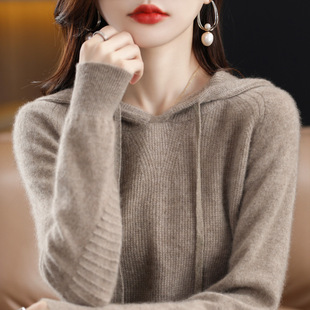 A hooded sweatshirt for women in Spring and Autumn 2025, a new style of hooded sweatshirt as a base layer, paired with a knitted sweater, a casual large-sized hooded sweater for women pic 29