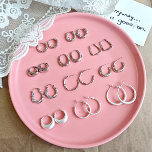 小红书法式复古精致mini花朵耳环轻奢高级感金色浪漫玫瑰花耳扣女详情23