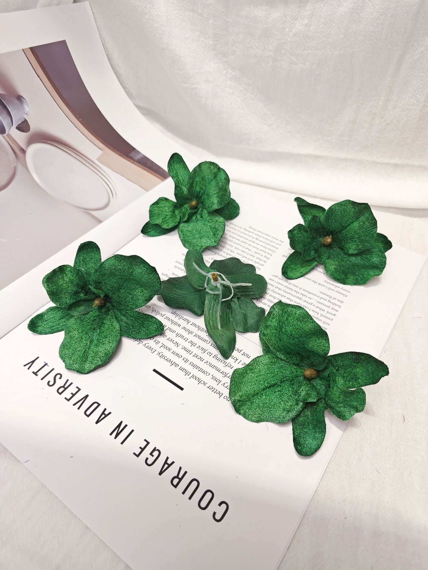 洋兰花朵绒布DIY新娘发饰簪花婚庆配件假花蝴蝶兰礼盒家居装饰详情25