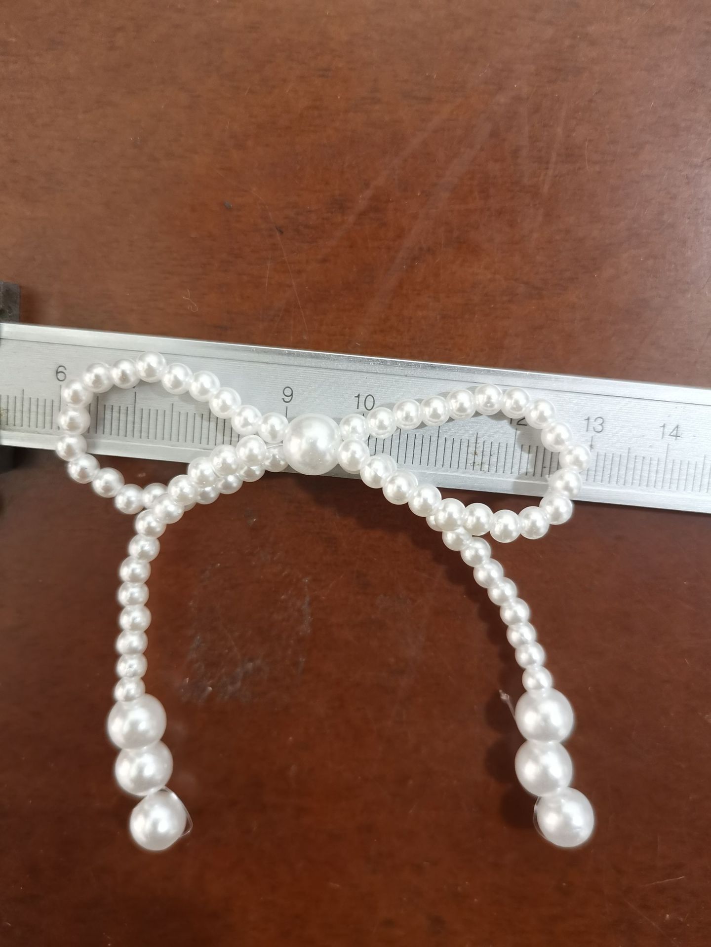 In-stock pearl bow floral art, hand-woven bouquets, pearl chain accessories, baking packaging materials, gift decorations pic 6