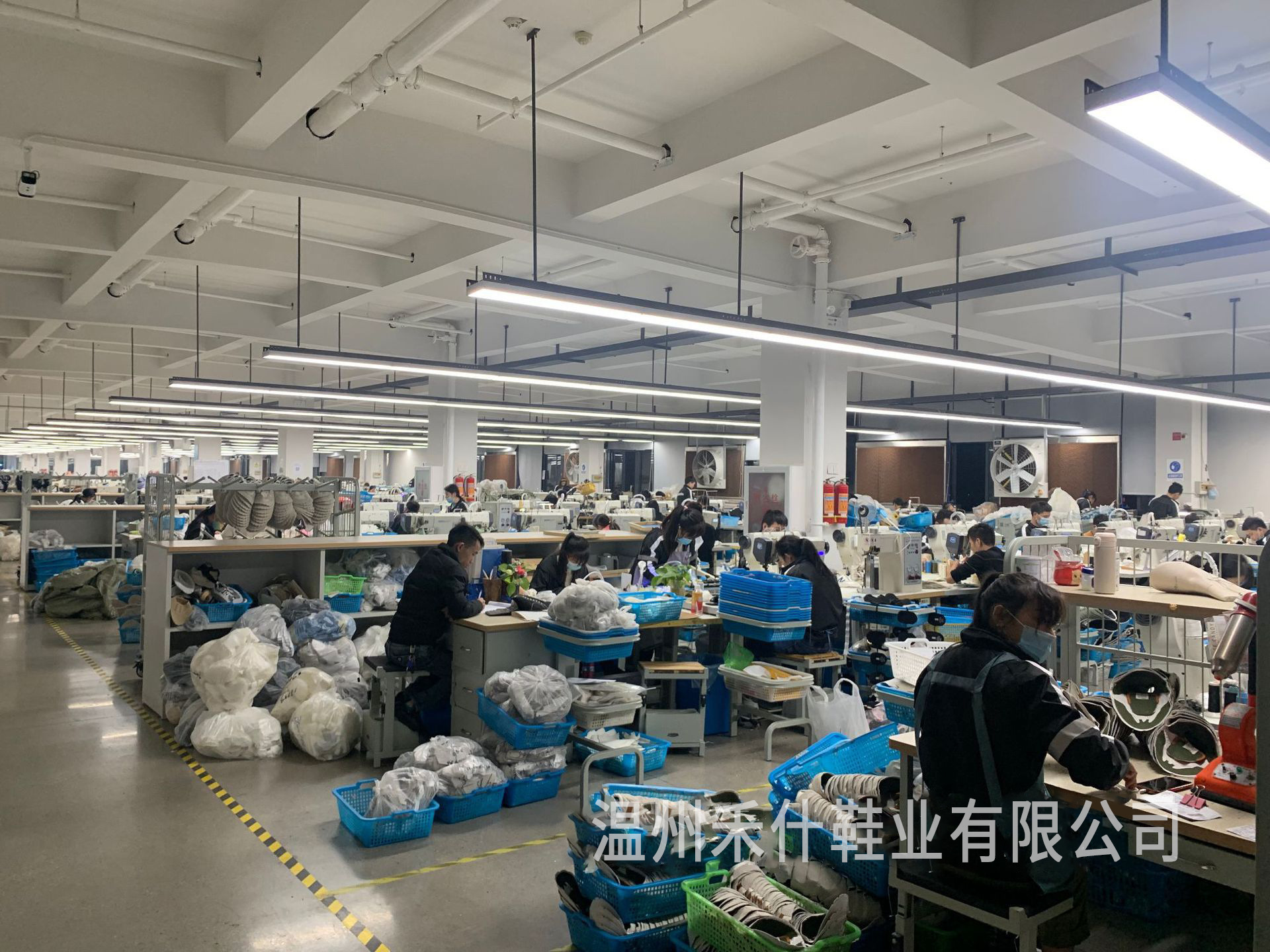 MARCO&JOYCE厚底增高勃肯鞋女冬季新款加绒松糕一脚蹬乐福鞋单鞋详情3