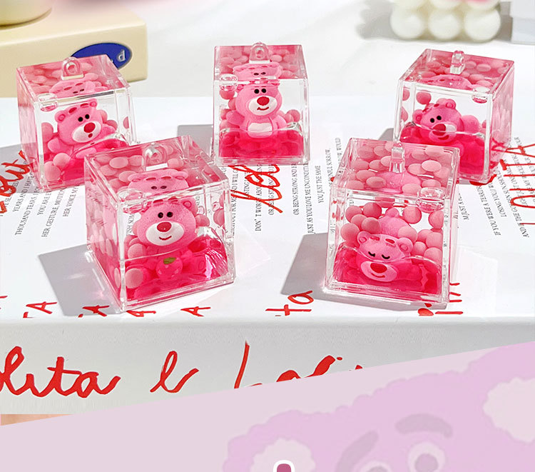 卡通入油流沙方块摆件钥匙扣挂件亚克力钥匙链挂饰摆摊火爆小商品详情10