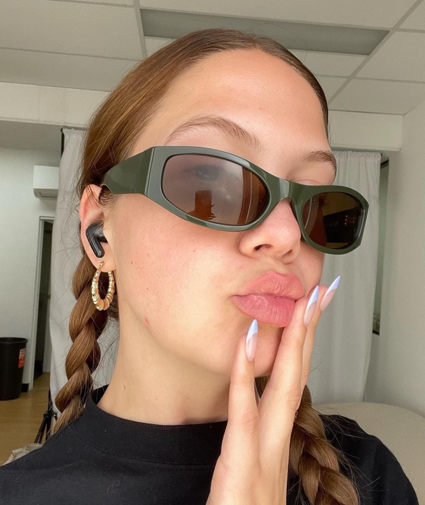 New Y2K spicy girl sunglasses from Europe and America, futuristic, millennium internet-famous street style sunglasses, cross-border trendy glasses for men and women pic 1