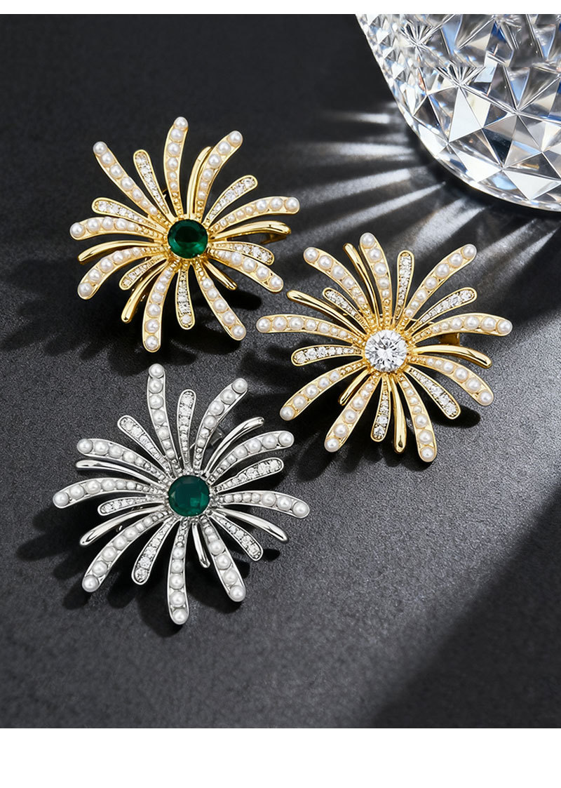 The light luxury and high-end starlight fireworks brooch features an original design of copper alloy, real gold electroplating and zircon imitation pearl pic 21