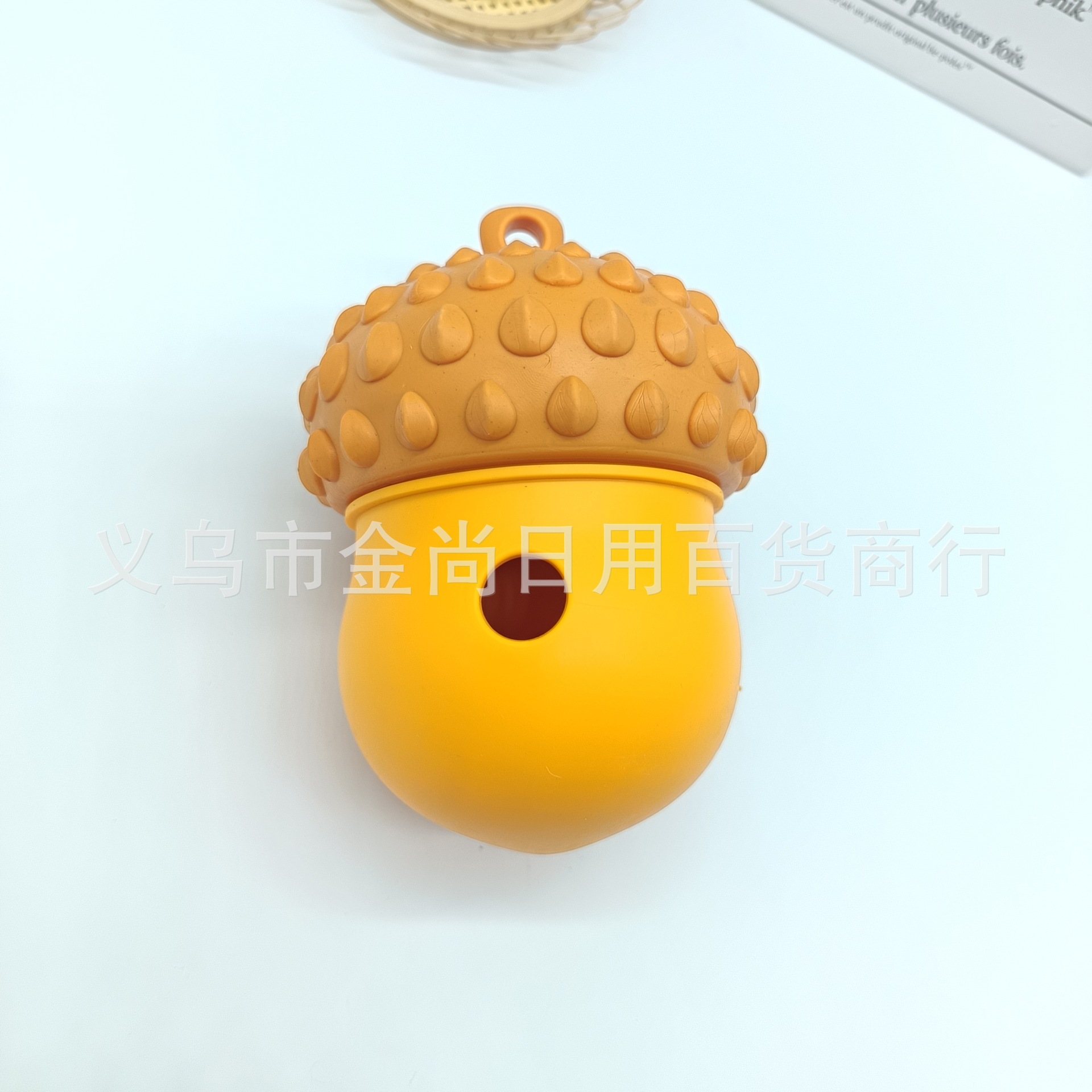 硅胶狗狗慢食器松果宠物啃咬磨牙益智互动宠物玩具慢食硅胶漏食器详情2