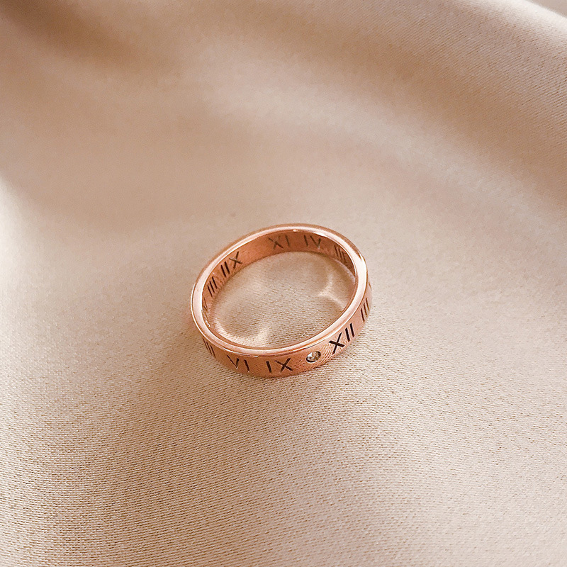 Live-streaming best-selling fashionable Roman rings, rose gold couple hollow rings, titanium steel non-fading hollow rings pic 4