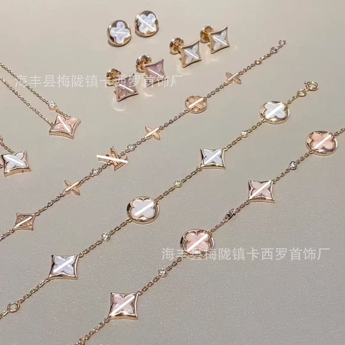 高版四叶草驴家新款四花五花手链女名媛镀玫瑰金小众手链一件代发详情1