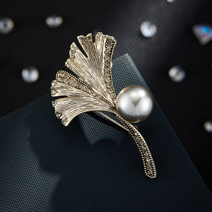 轻奢微镶满锆银杏叶胸针高级感铜合金真金电镀淡水珍珠精致女别针详情5