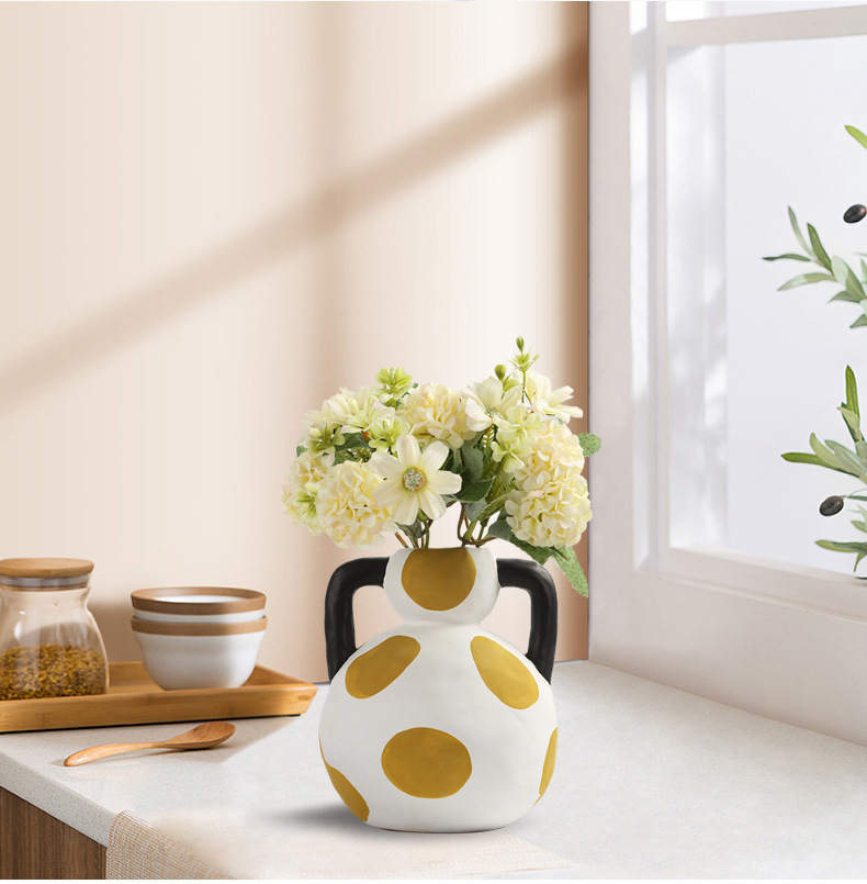 2026 Niche cream-style ceramic milk pot, vase and flower vases, high appearance level, living room flower arrangement set, light luxury for homestay pic 5