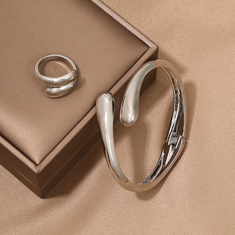 1套欧美时尚简约重金属气质几何环形光面女项圈手镯戒指首饰套装详情13