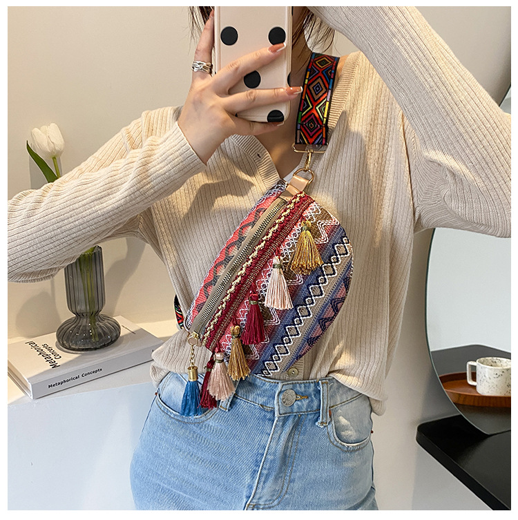 国潮民族风撞色流苏包包女新款编织个性复古彩带腰包斜挎详情19