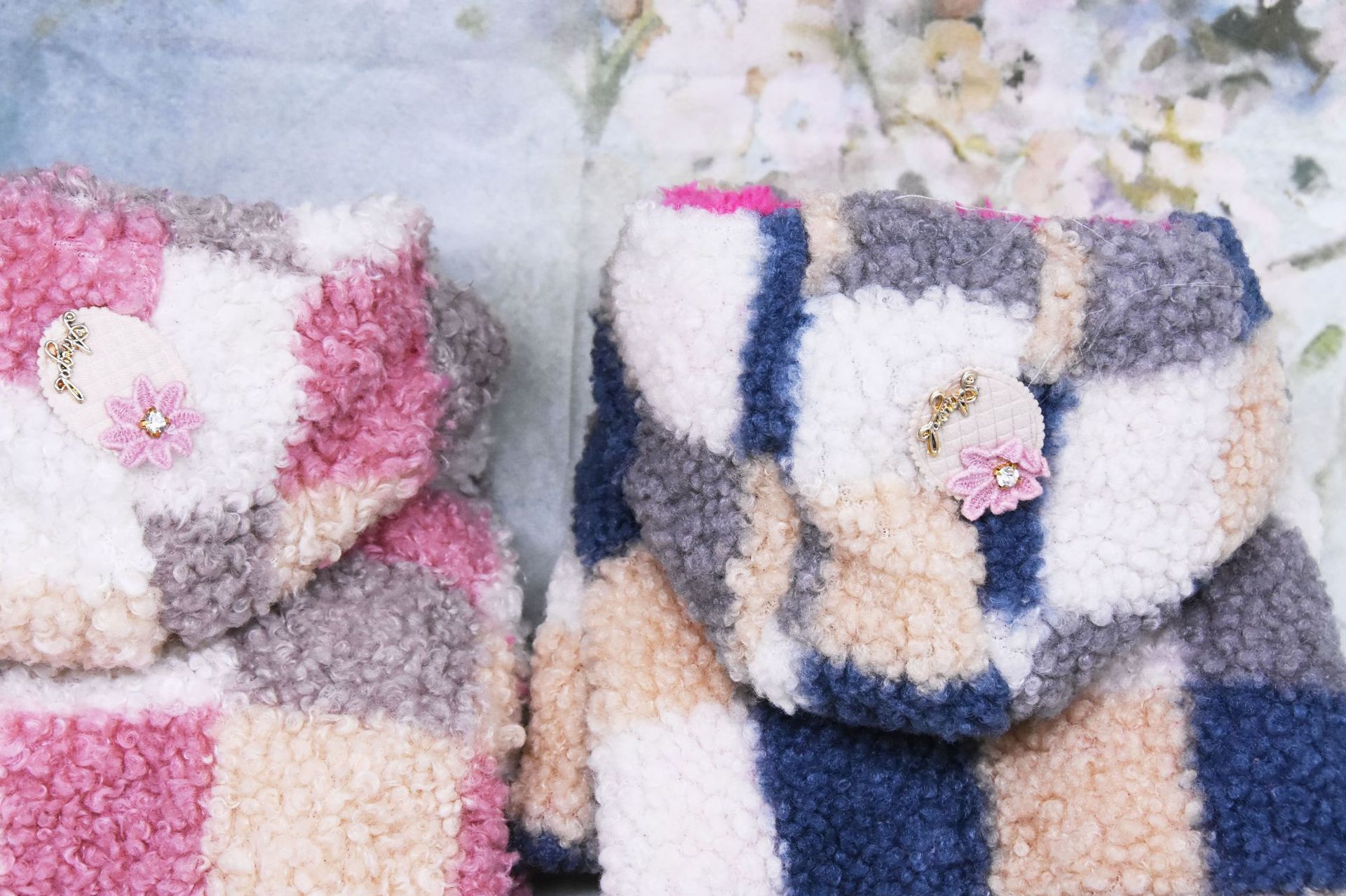 T in-stock thickened teddy fleece clothes, warm dog clothes for autumn and winter, four-legged checked cotton clothes, pet four-legged clothes pic 18