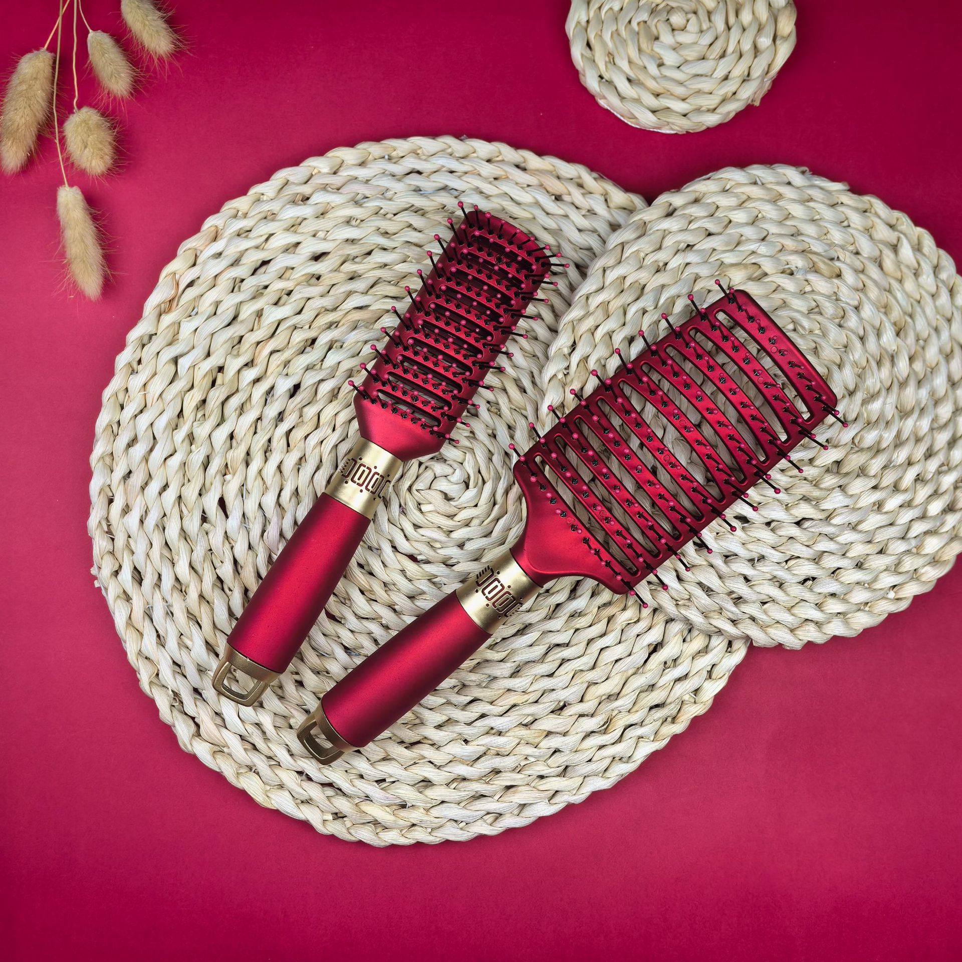 厂家批发女士气垫按摩梳方头气囊美发造型梳婚庆卷发梳红色高颅顶大弯梳详情4