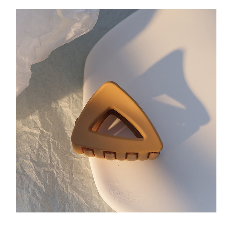 High-end style clips, triangular small gripper headwear, half-tied ponytail, shark clip at the back of the head, female hair clip, hair grabbler pic 8