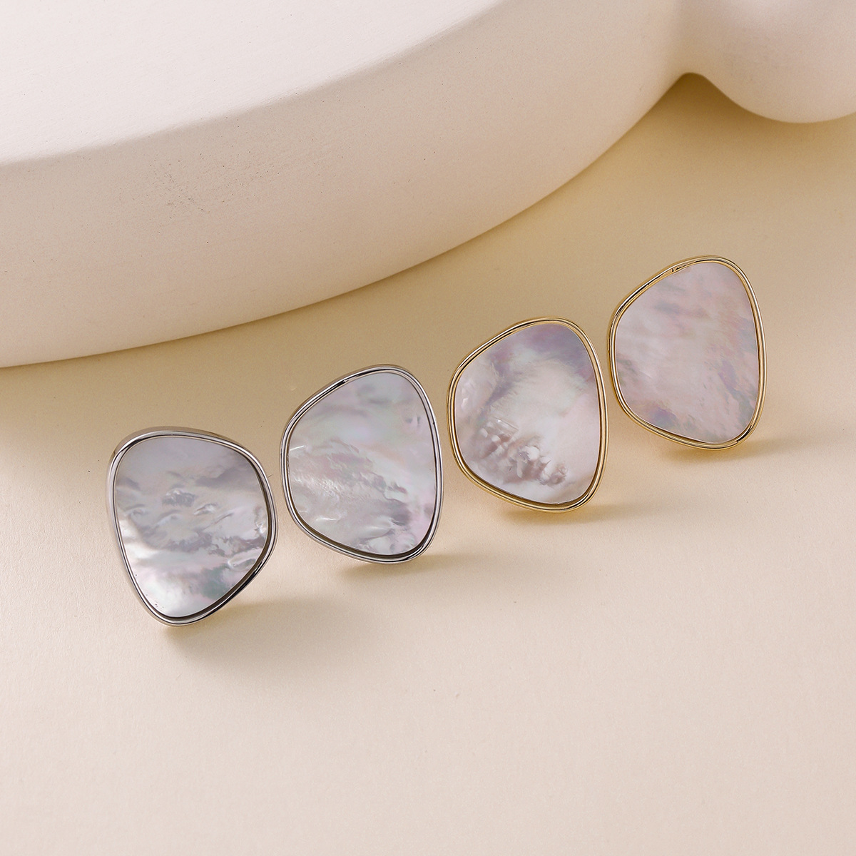 新款几何型天然贝壳耳钉高级感时尚精致复古夸张925银针气质耳饰详情6