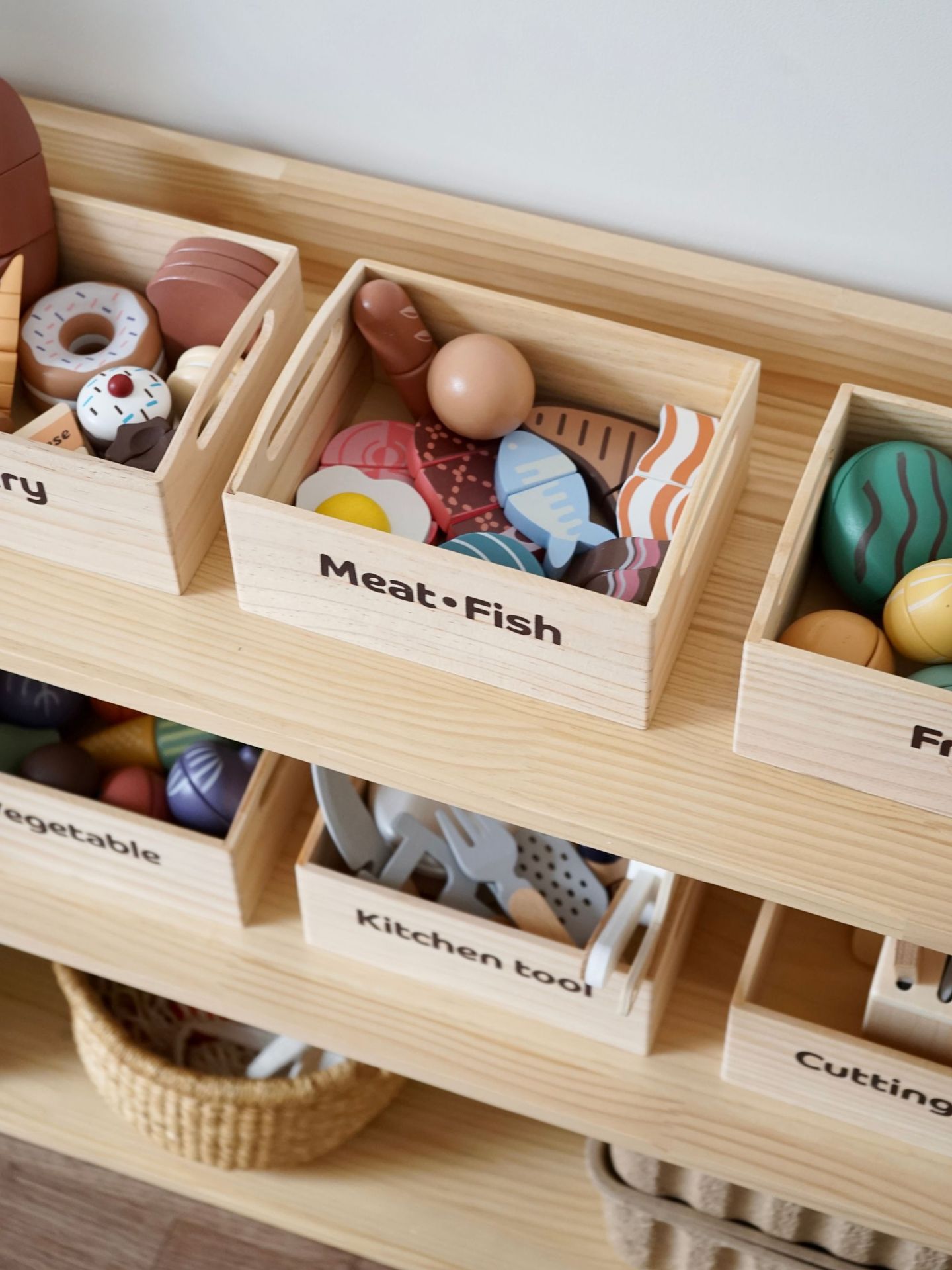 CE/CPC Wooden Magnetic Vegetable and Fruit Cutting Fun Meal Set, Wooden box set, Solid wood cutting board and Cookware set pic 26