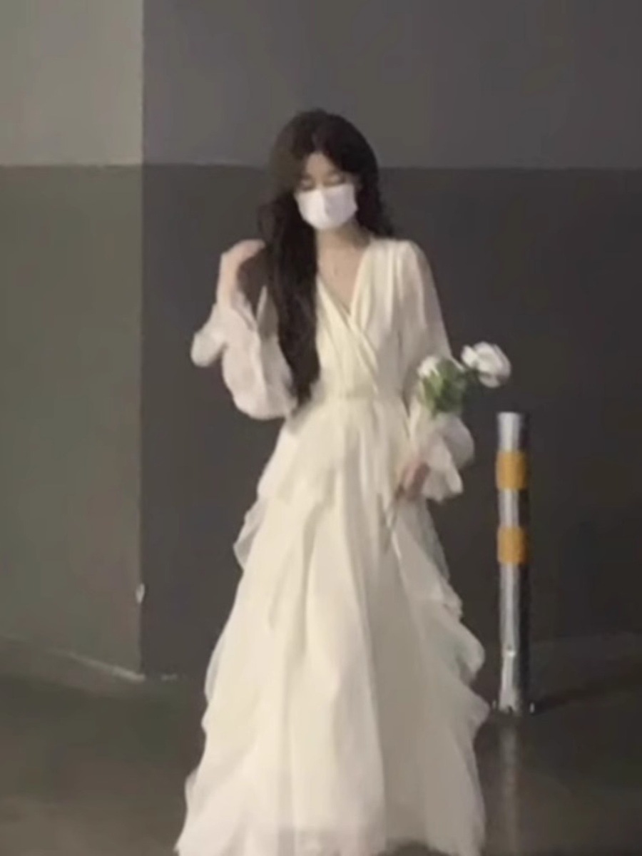 Gentle style, white moonlight dress, fairy-like, super fairy-like, high-end, French style, early autumn pure apricot long-sleeved dress pic 25