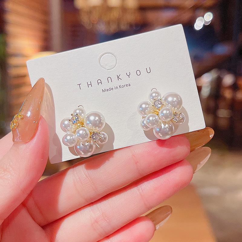 Spring/Summer 2025 fresh and elegant flower earrings for women, a light luxury and high-end look, pearl stud earrings, super fairy-like, versatile and elegant earrings pic 61