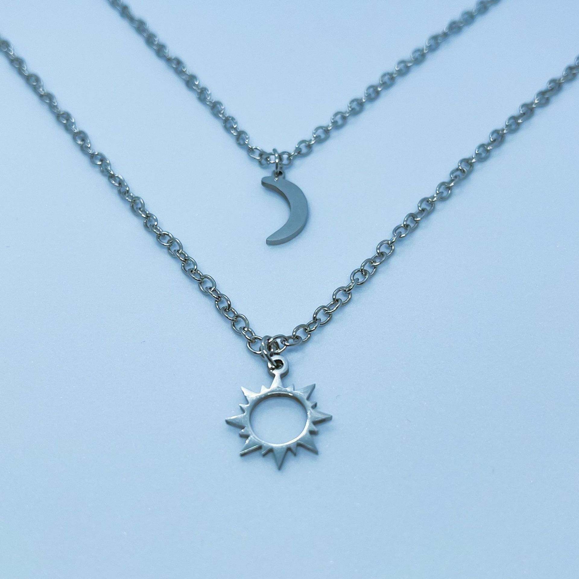 跨境新款日月情侣项链欧美创意简约不锈钢日月锁骨项链2件套批发详情2