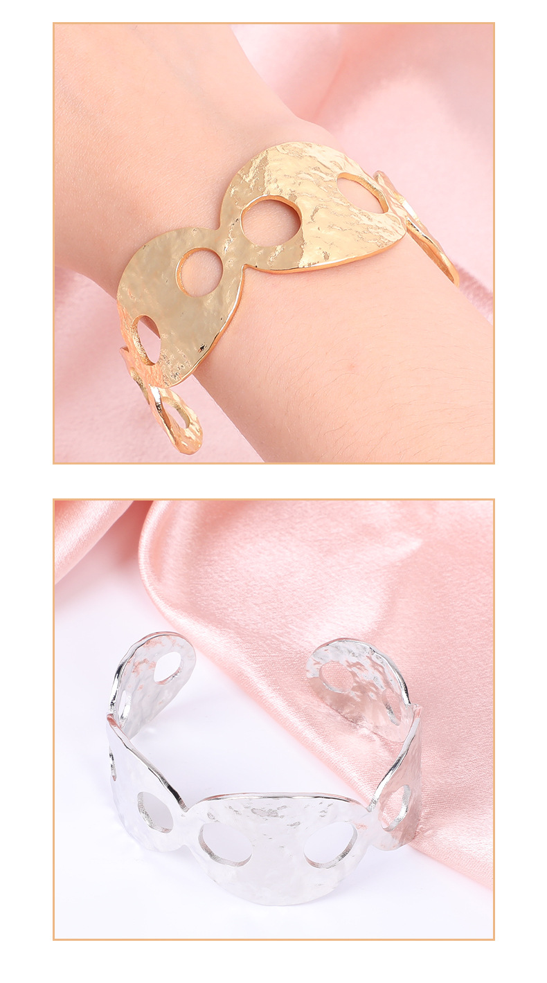 The best-selling new product features a pig nose hollowed-out design bracelet with 18K copper plating and gold plating. It is a fashionable and simple jewelry with a high-end feel pic 9