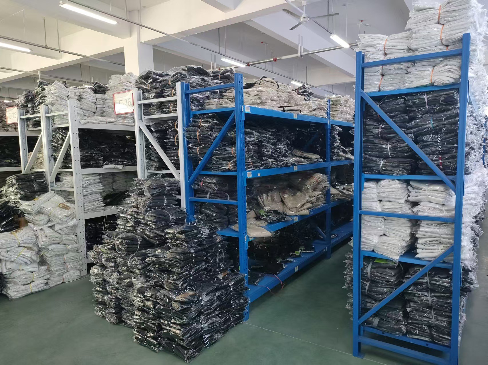 铜氨丝裤子男新款夏季冰丝垂感休闲裤宽松抽绳运动裤男士直筒长裤详情4