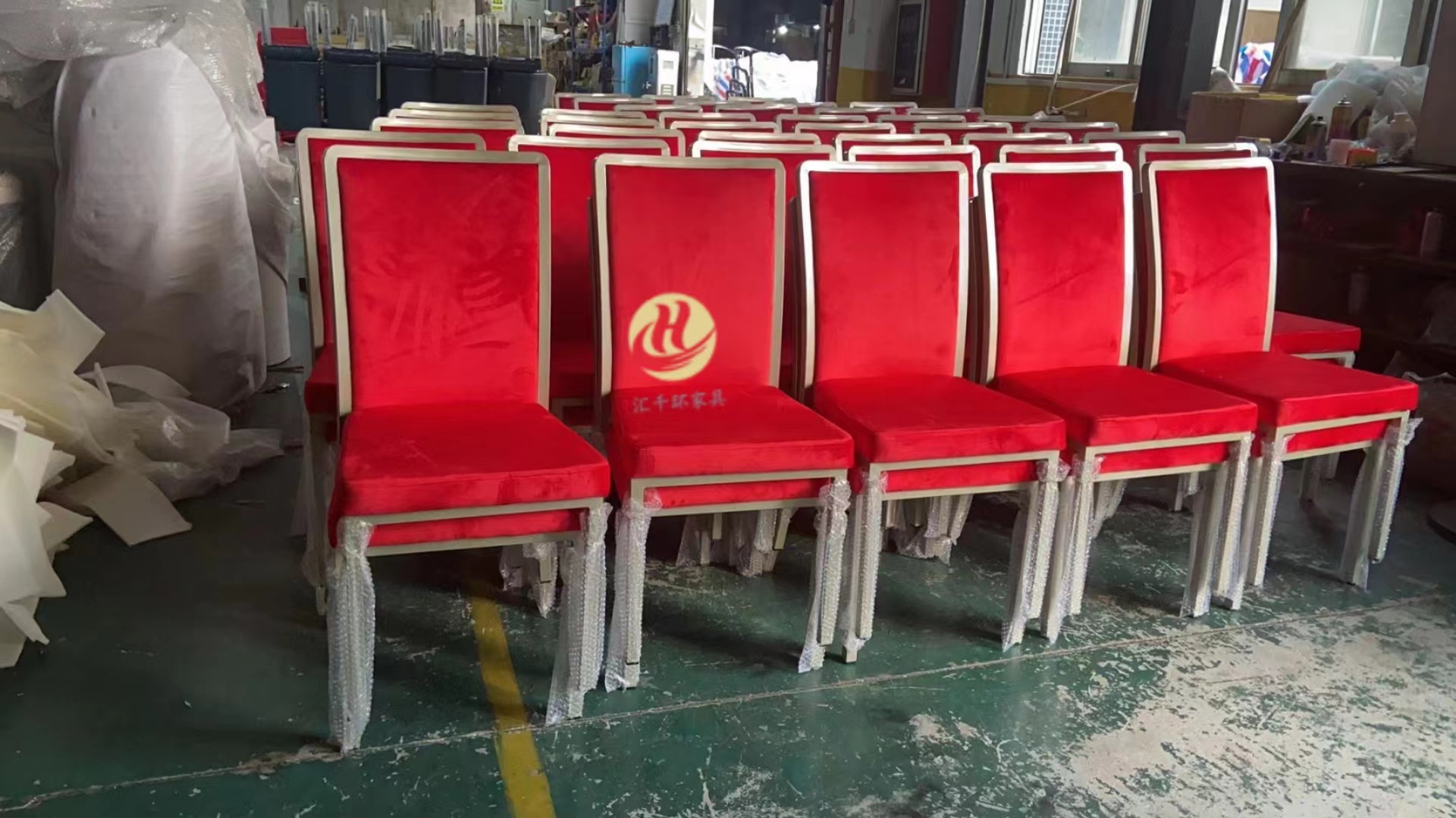 酒楼会所培训聚餐铝椅软包绒布五金可叠餐椅折叠椅宴会专用轻奢详情11