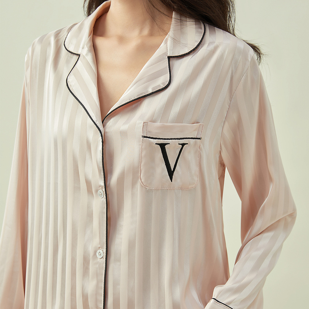 The new Spring/Summer 2024 shiny striped home wear, ice silk pajamas for women and ж a м a set are in stock pic 10