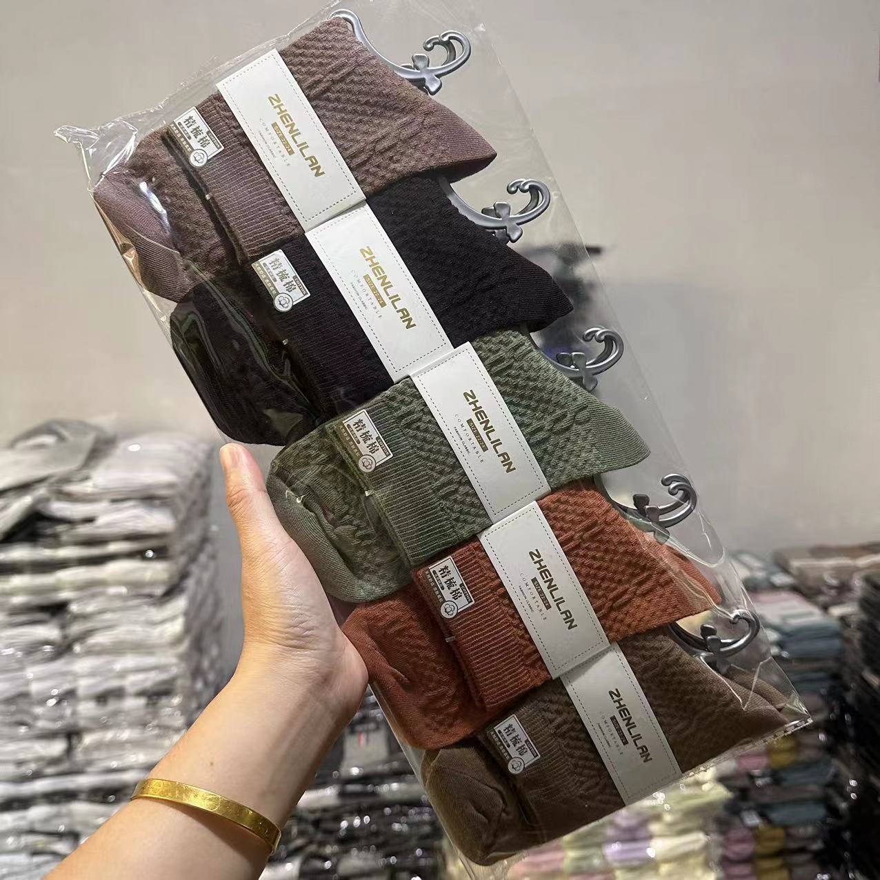 25新款诸暨袜子女秋冬中筒袜韩国穿搭女袜运动袜长袜男女棉袜批发详情10