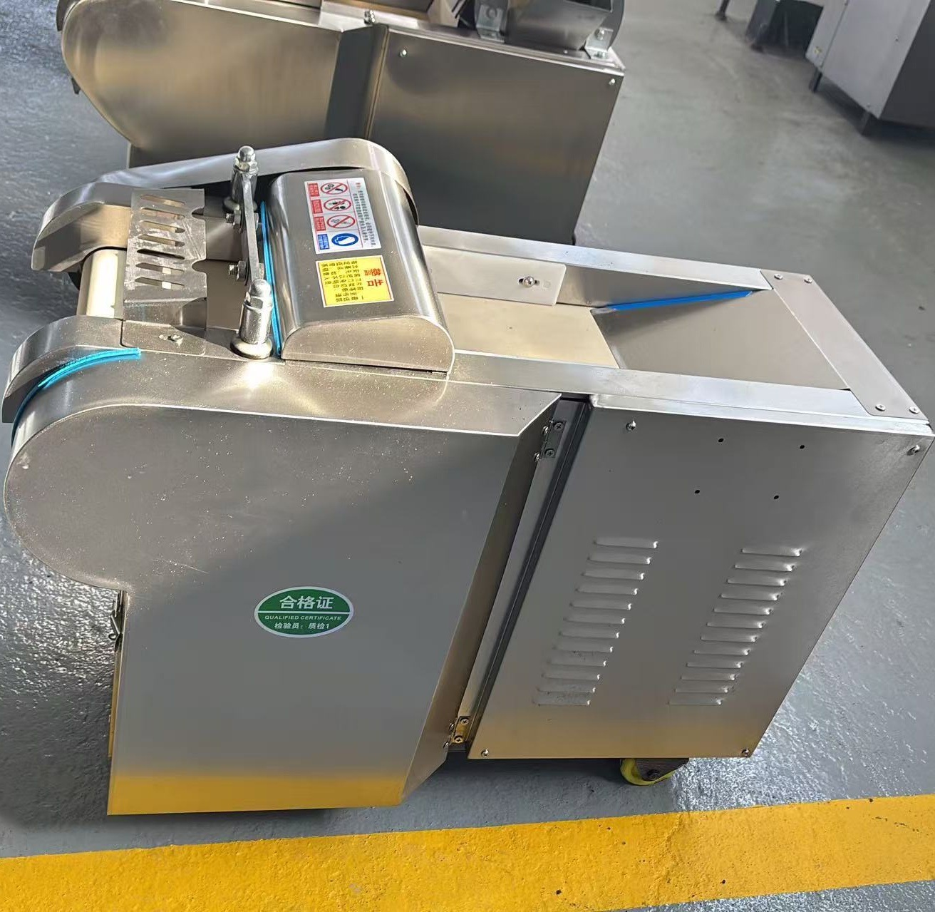 Commercial multi-functional vegetable slicer, Chinese cabbage shred and section slicer, school cafeteria dedicated shred and slice slicer, slicing pickled cabbage shred and sections pic 9