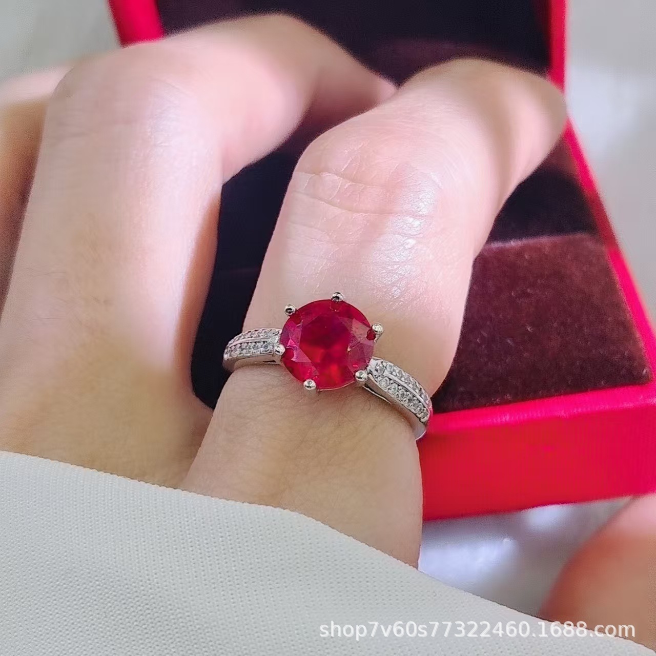 热卖珠宝首饰2克拉圆形培育鸽血红红宝石开口戒指女时尚彩宝戒指详情22