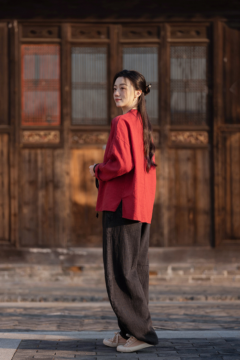 2025春夏新款棉麻女装复古立领偏襟拼色砂洗盘扣上衣长袖女式衬衫详情20