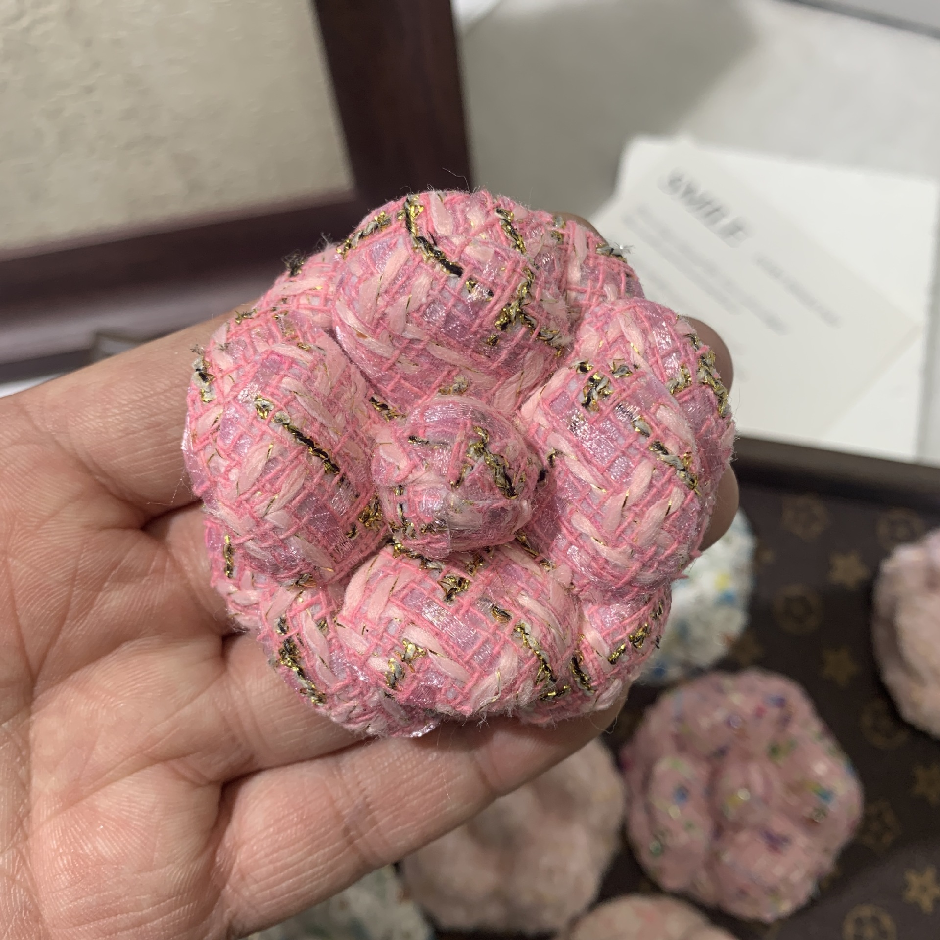 New 6.8cm high-end small fragrant flower nib super shaped flower camellia accessory brooch with a flower clip on the head pic 3