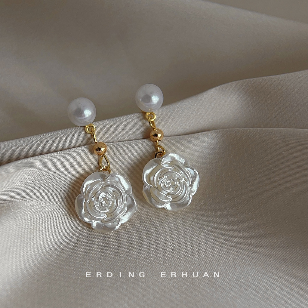 [Camellia]925 Silver Needle Handmade Design Sense Pearl Flower Stud Earrings for Women, Sweet Japanese and Korean ins Earrings Factory Earrings pic 2