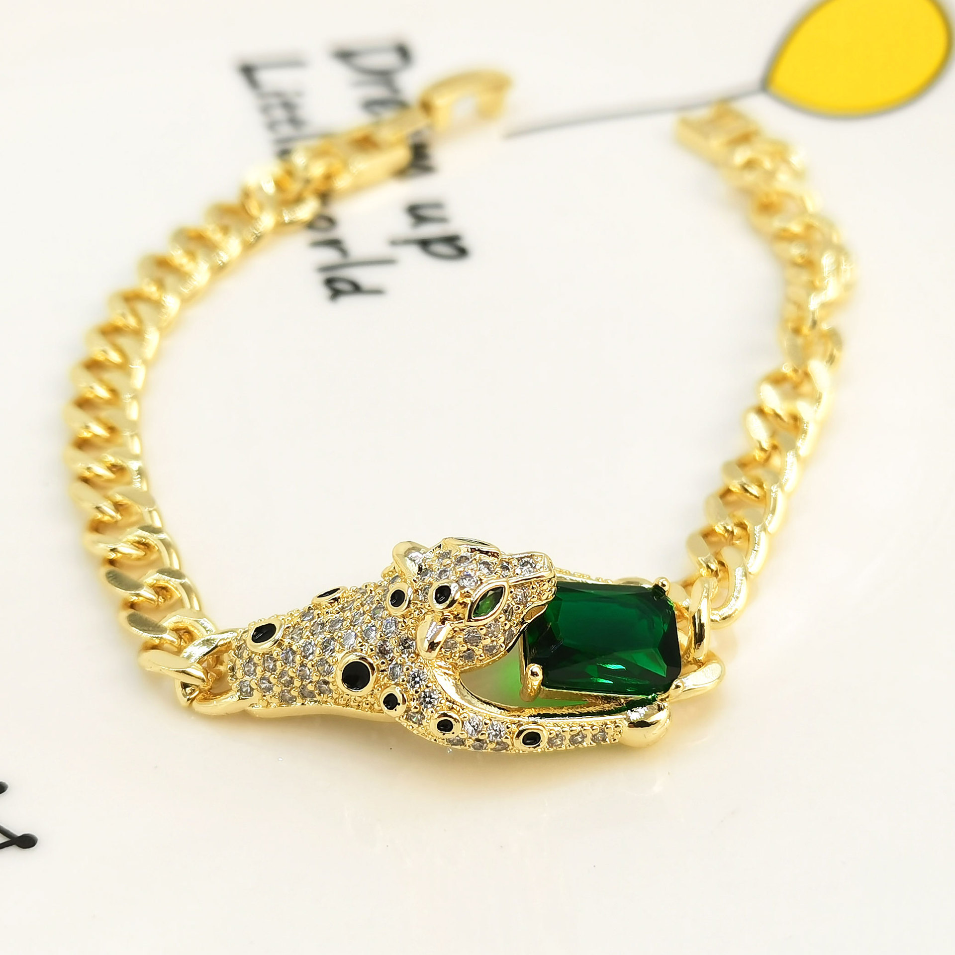 The exaggerated hip-hop Cuban chain bracelet from Europe and America is trendy for both men and women, with a cold and individualized style. The zircon leopard head bracelet is fashionable pic 9