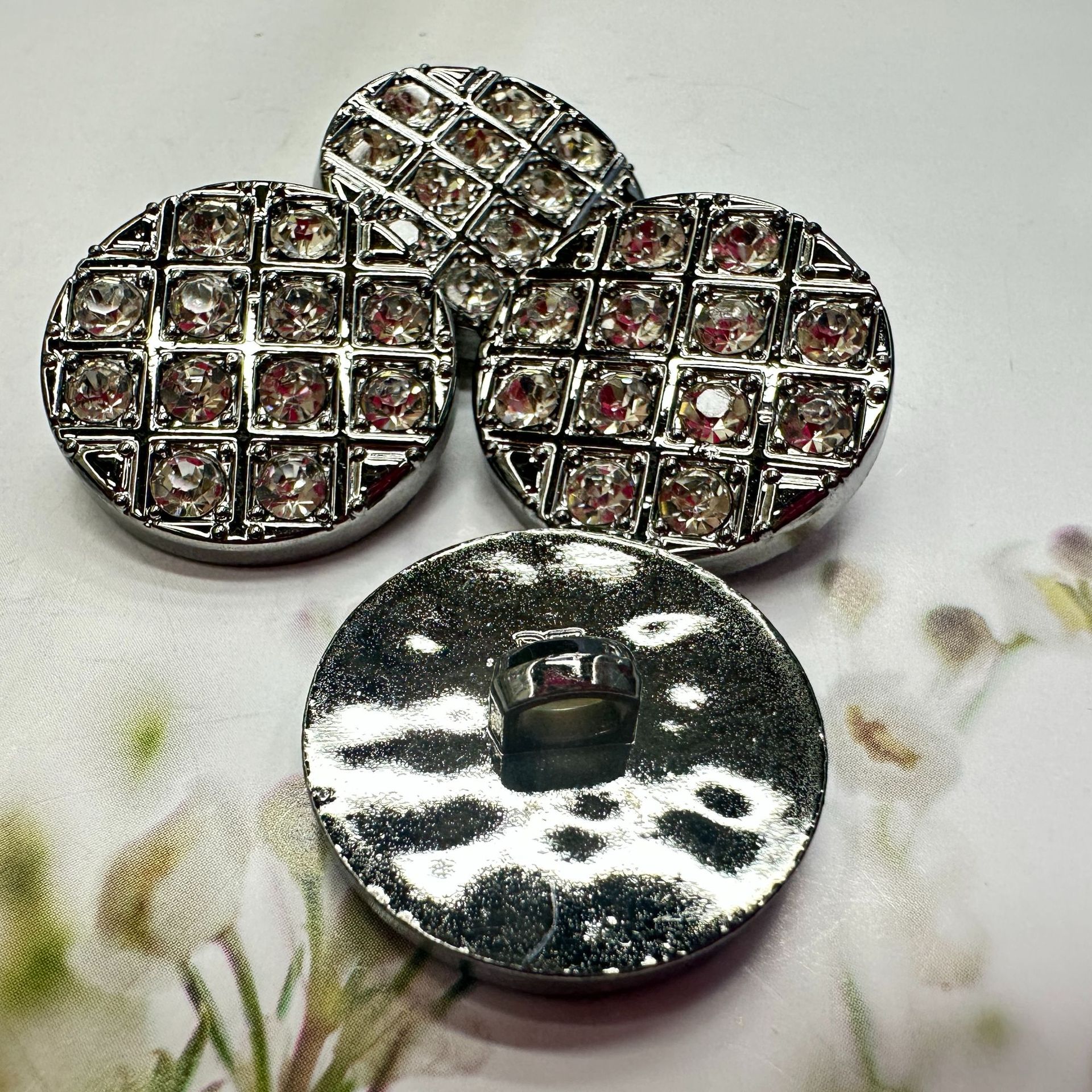 女士高端电镀精致时尚水钻镶钻大衣纽扣 毛衣开衫连衣裙衬衣小扣子 精美钮扣装饰品详情2