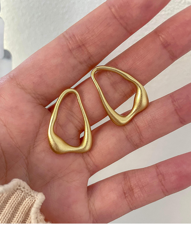 Silver needle, niche fashion, minimalist and cold style, European and American frosted lava triangular stud earrings, teardrop-shaped stud earrings 2024 trend pic 7