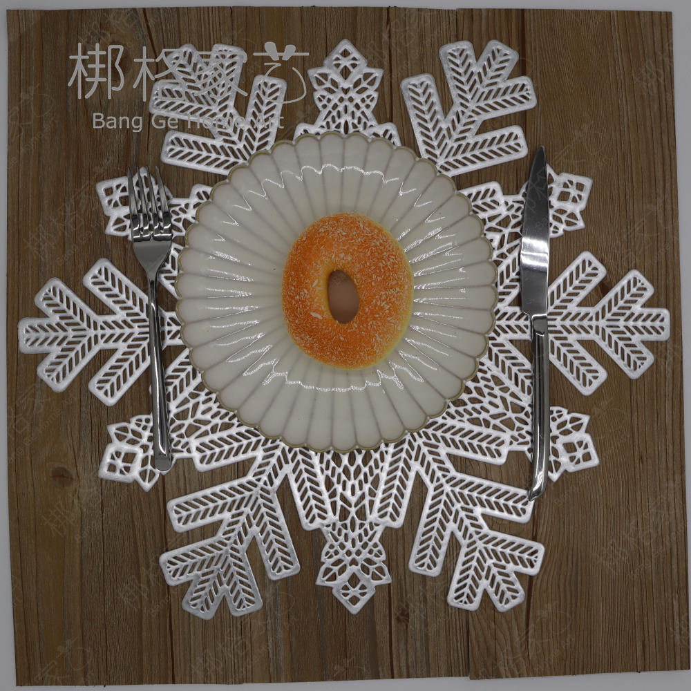 雪花PVC餐桌垫西餐垫隔热垫厨房垫子圣诞节主题烫金缕空餐桌垫详情11