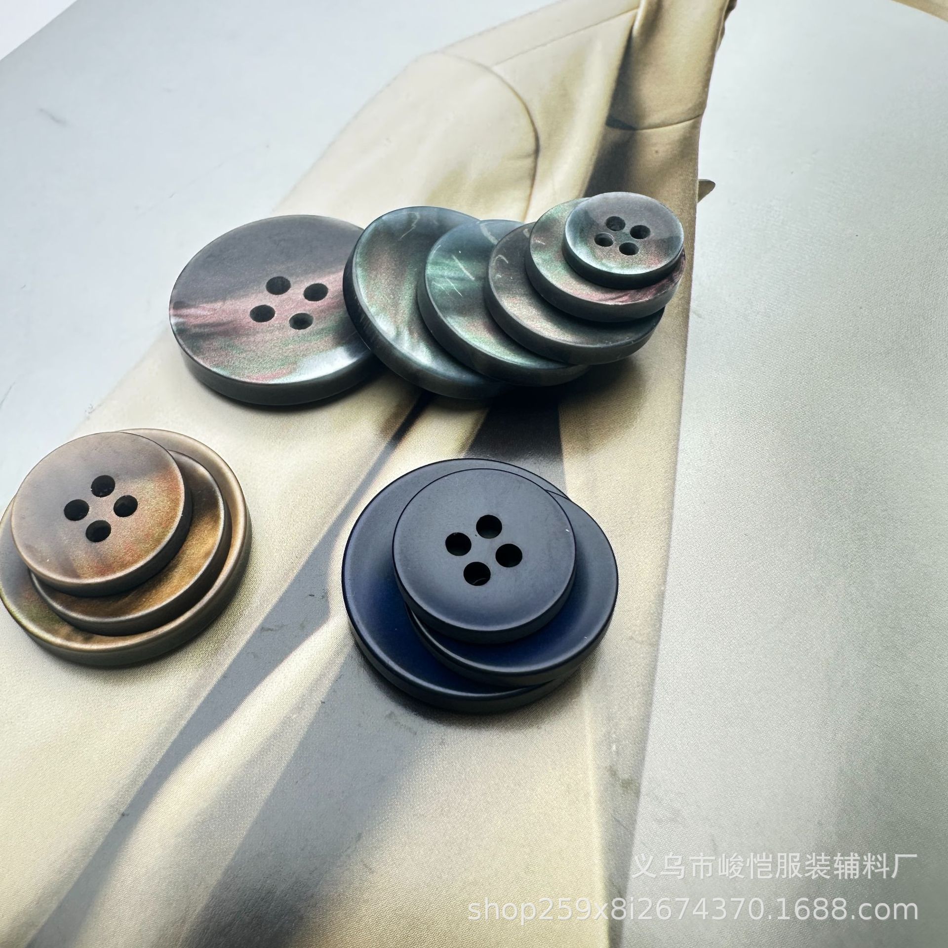 双圈黑色浅咖深咖真牛角扣高档西服大衣风衣四眼扣现货供应详情9