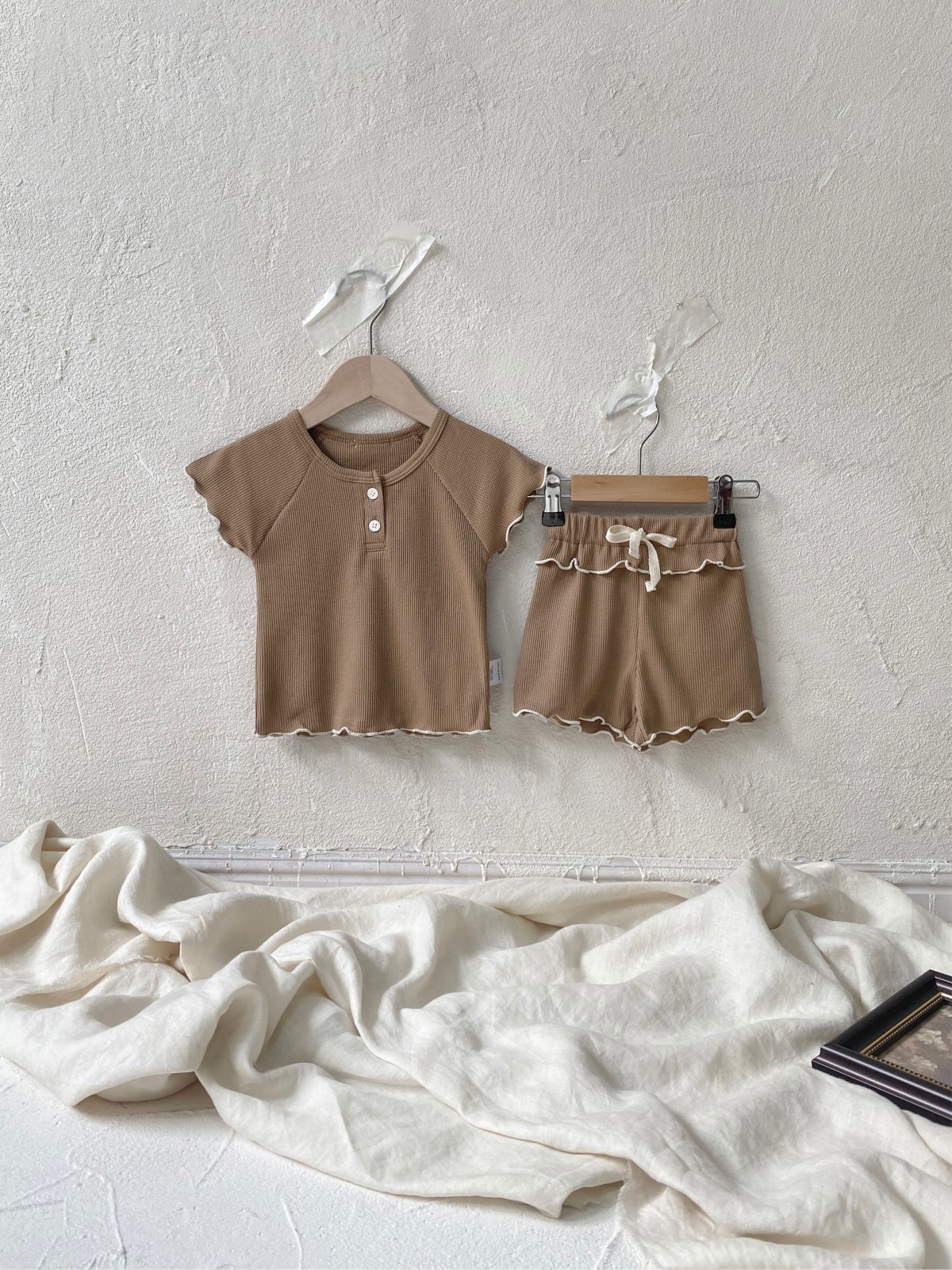 New summer baby Waffle wavy fringed short-sleeved T-shirt + shorts two-piece set for girls pic 7