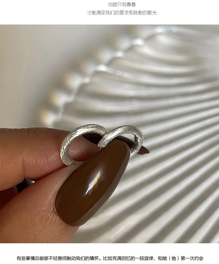 The brushed round ear buckles, the new 2024 earrings, feature a cold and niche design with a simple and versatile atmosphere pic 6